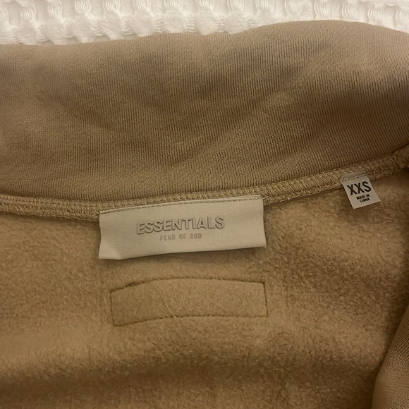 Essentials Fear of God tan/Taupe half zip sweatshirt - Picture 3 of 4